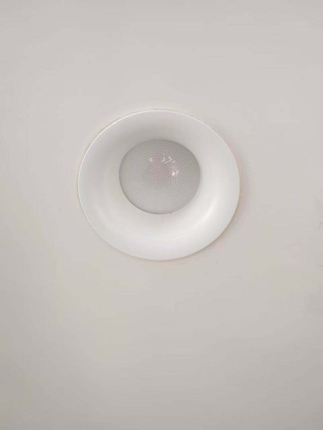 品悦如花筒灯装在顶面上