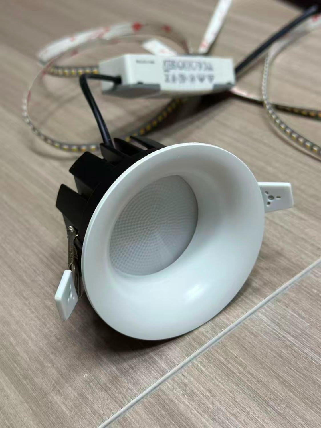 品悦如花筒灯，灯体、驱动与卡簧
